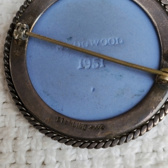 Wedgewood Vintage cameo in sterling brooch - Picture 4 of 6